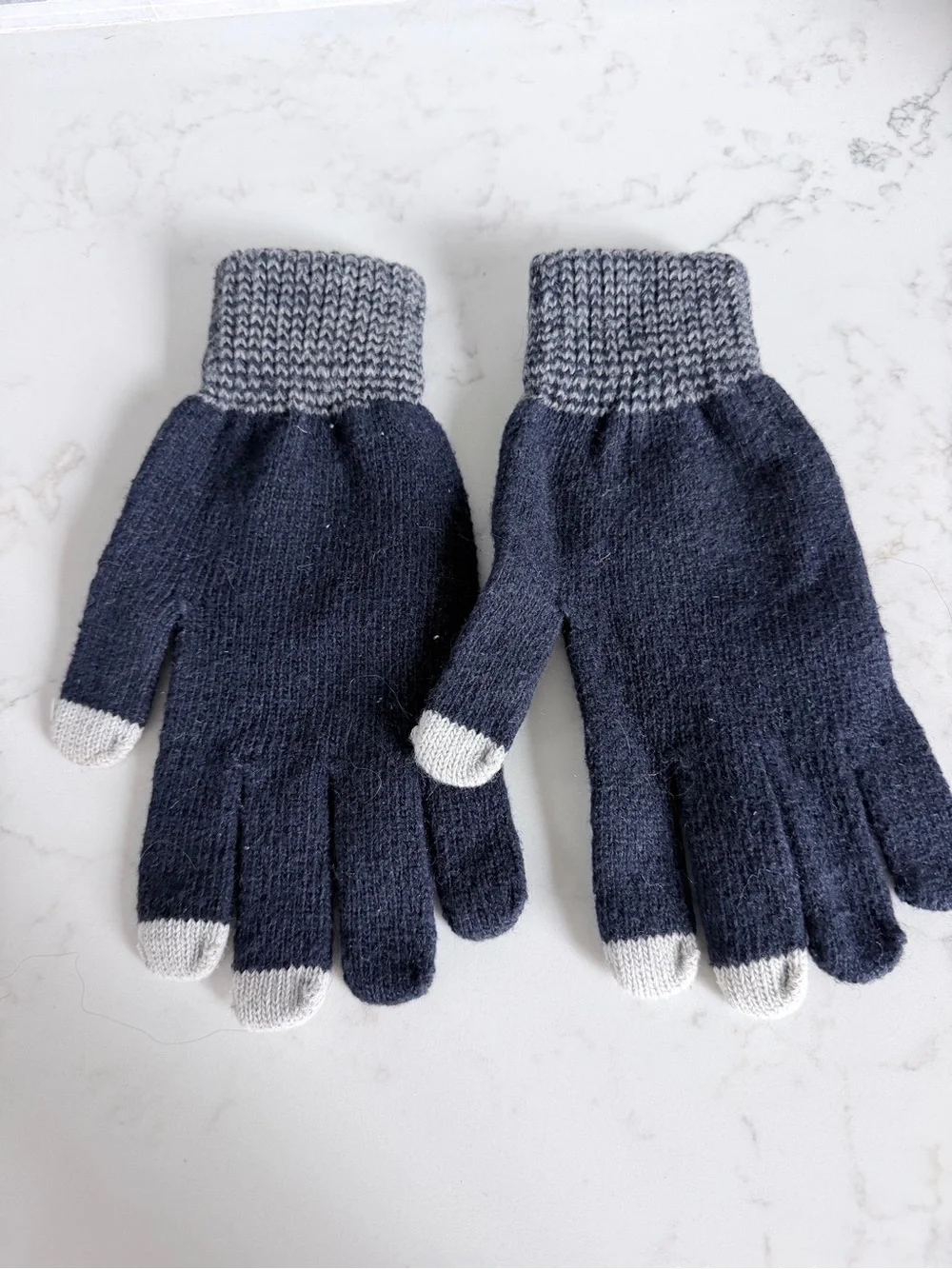 Touchscreen Knit Gloves - Navy with Light Gray Tips
